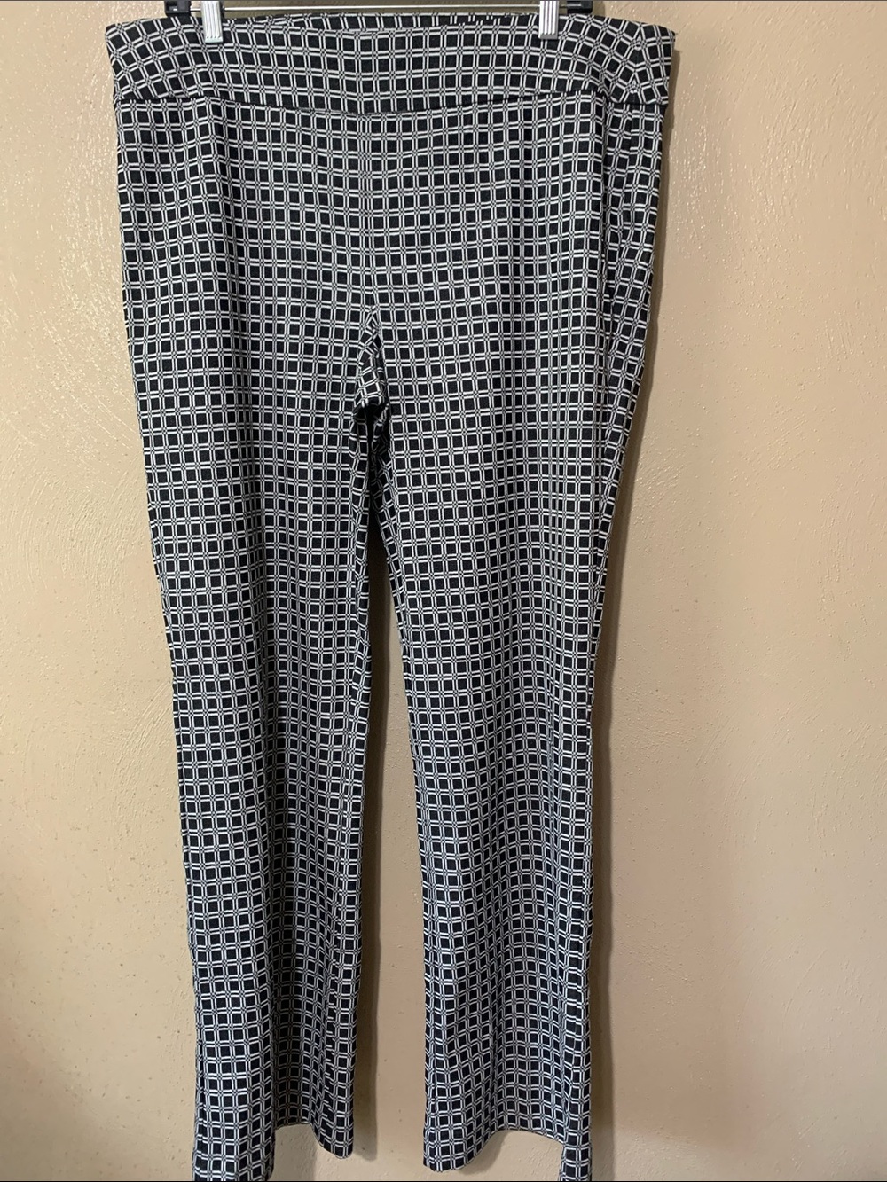 73. Alfani 18W Black & White Geometric Flare Ponte Pants NWT